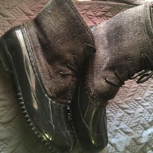 Duck boots